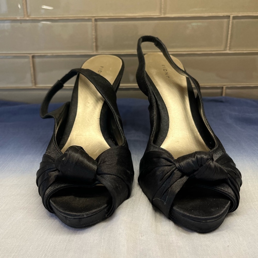 Satin Sling-backs - EUC - Size 7.5 - Picture 2 of 9